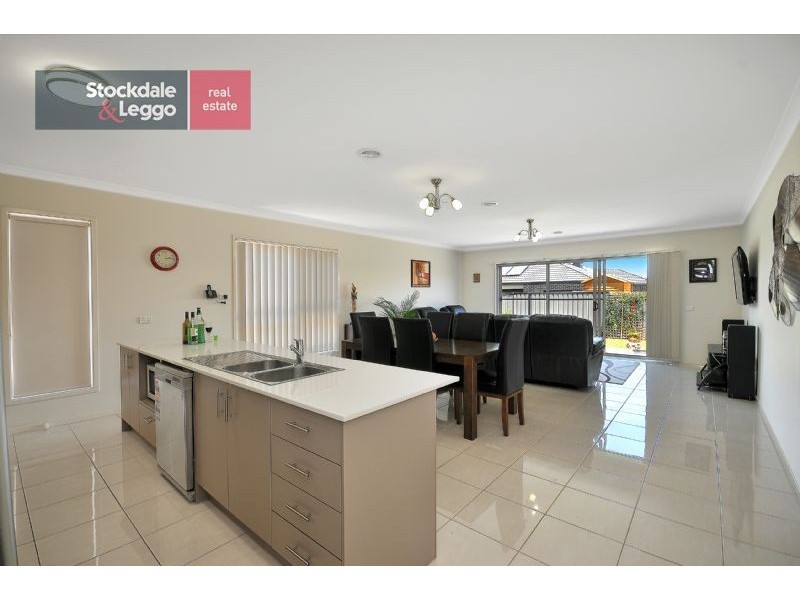 22 Eminence Way, Craigieburn VIC 3064