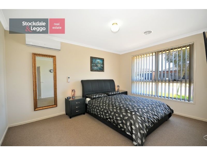22 Eminence Way, Craigieburn VIC 3064