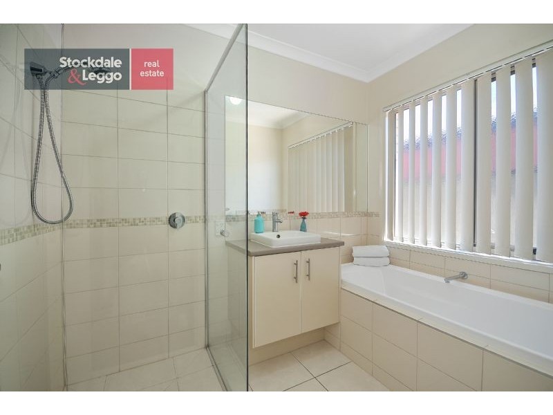 22 Eminence Way, Craigieburn VIC 3064