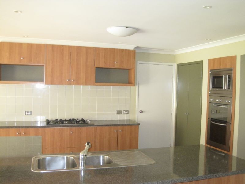 6 Kinloch Grove, Greenvale VIC 3059
