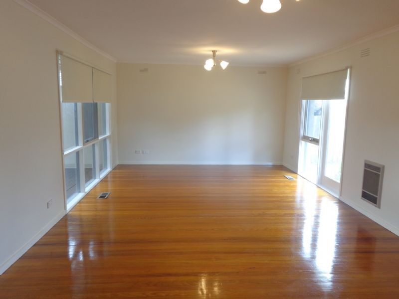 68 Wolverton Drive, Gladstone Park VIC 3043