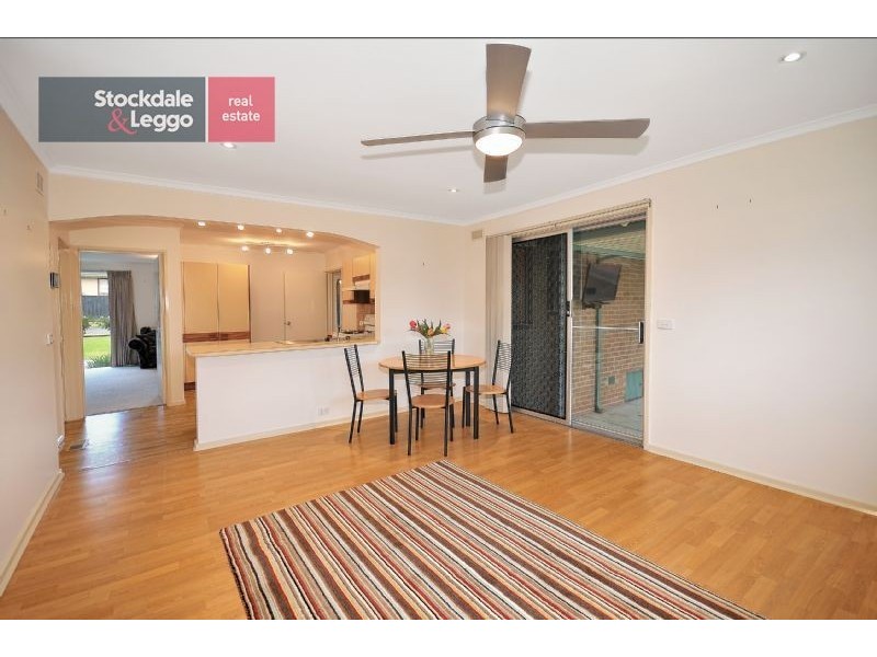 5 Beresford Crescent, Gladstone Park VIC 3043