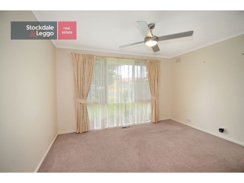 5 Beresford Crescent, Gladstone Park VIC 3043