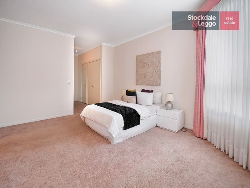 19 Mossgiel Avenue, Greenvale VIC 3059