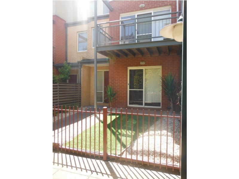 16 Rimfire Wlk, Maribyrnong VIC 3032