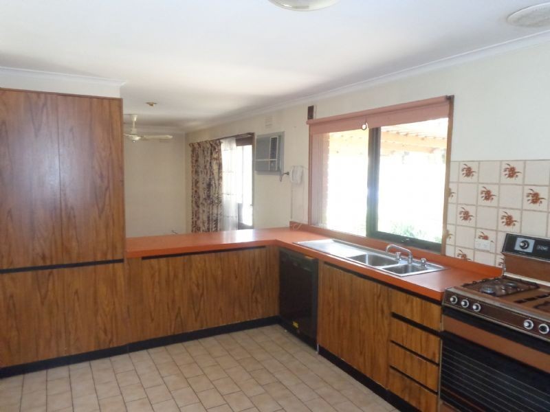 38 Handsworth Crs, Tullamarine VIC 3043