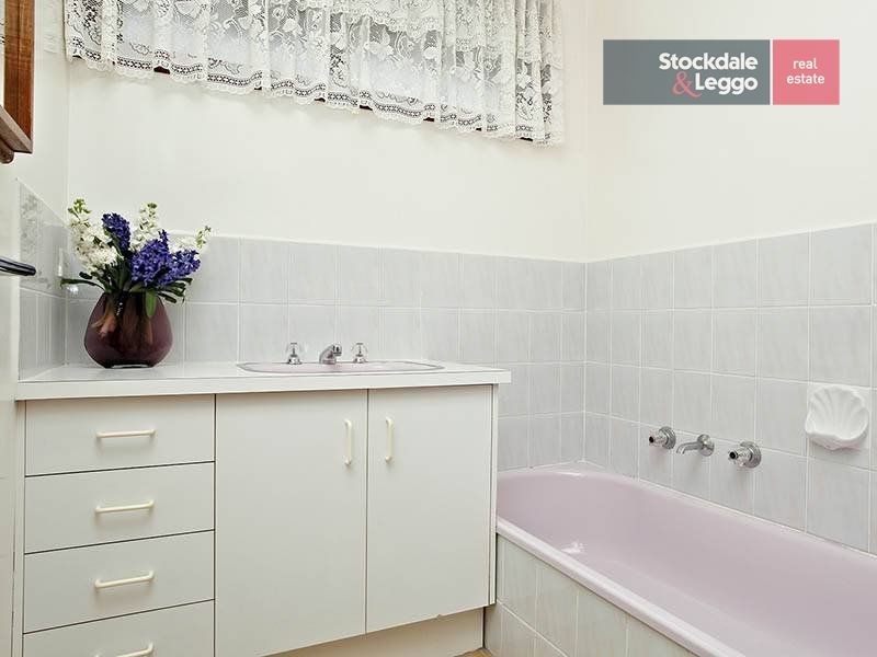 16 Koonalda Road, Gladstone Park VIC 3043