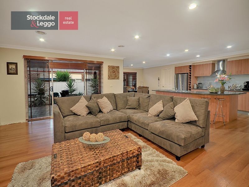 52 Creekwood Drive, Craigieburn VIC 3064