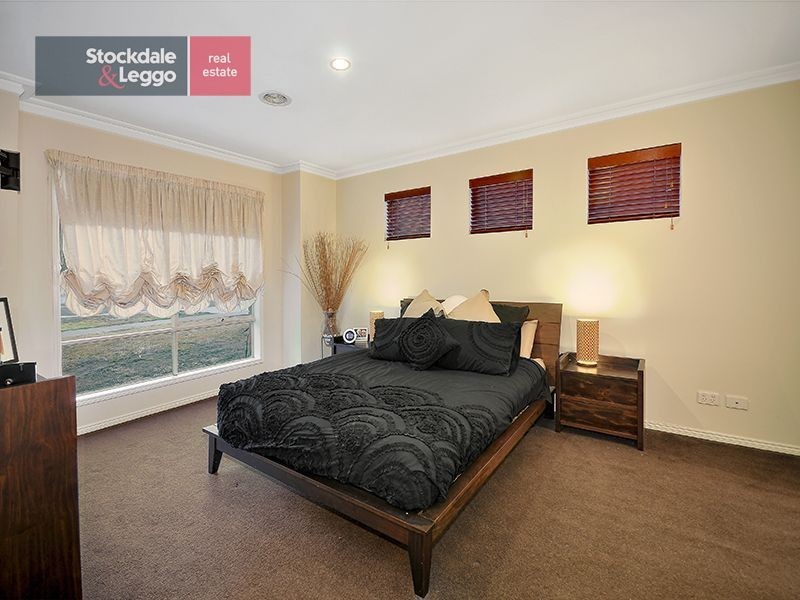 52 Creekwood Drive, Craigieburn VIC 3064