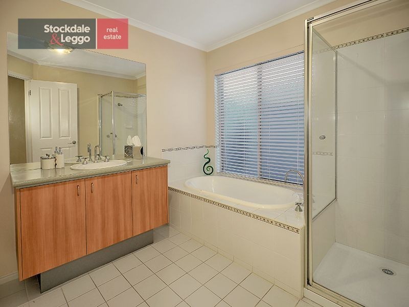 52 Creekwood Drive, Craigieburn VIC 3064
