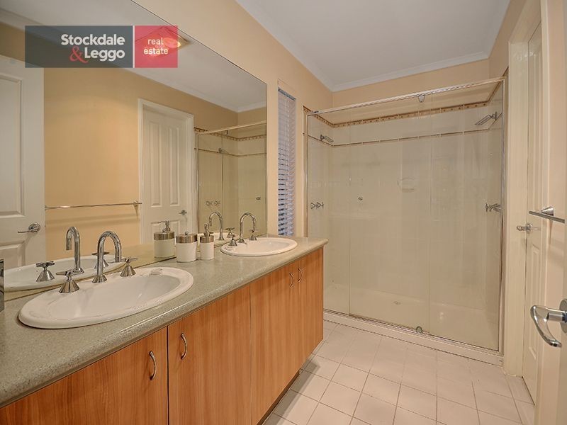 52 Creekwood Drive, Craigieburn VIC 3064
