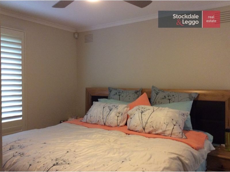 23 Grantley Drive, Gladstone Park VIC 3043