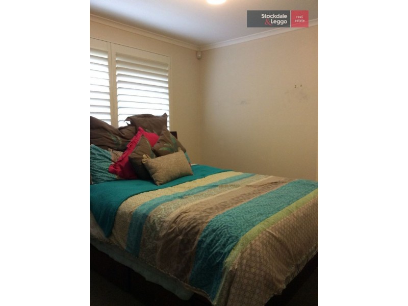 23 Grantley Drive, Gladstone Park VIC 3043