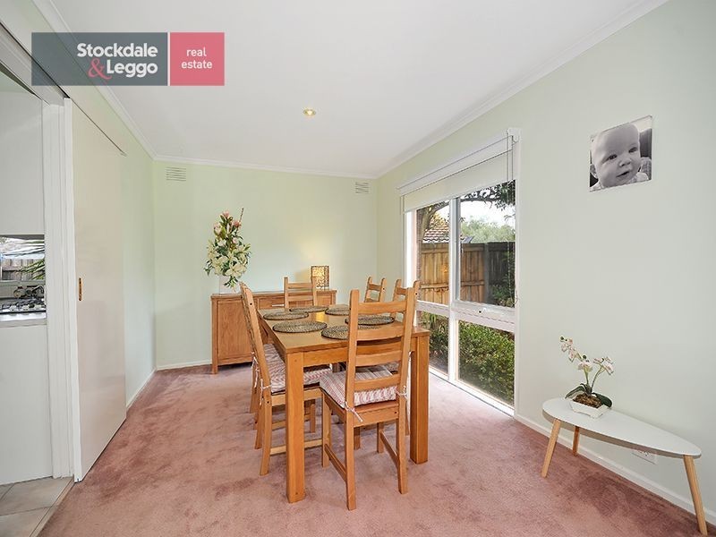 40 Finton Grove, Gladstone Park VIC 3043