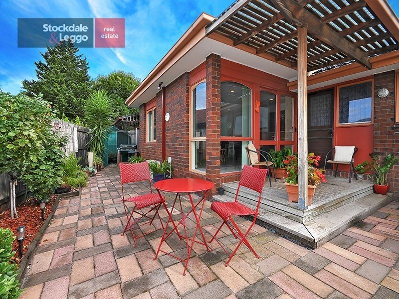 40 Finton Grove, Gladstone Park VIC 3043