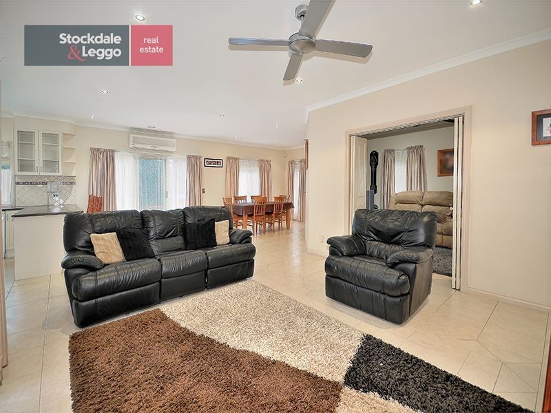 113 Rossiter Avenue, Roxburgh Park VIC 3064