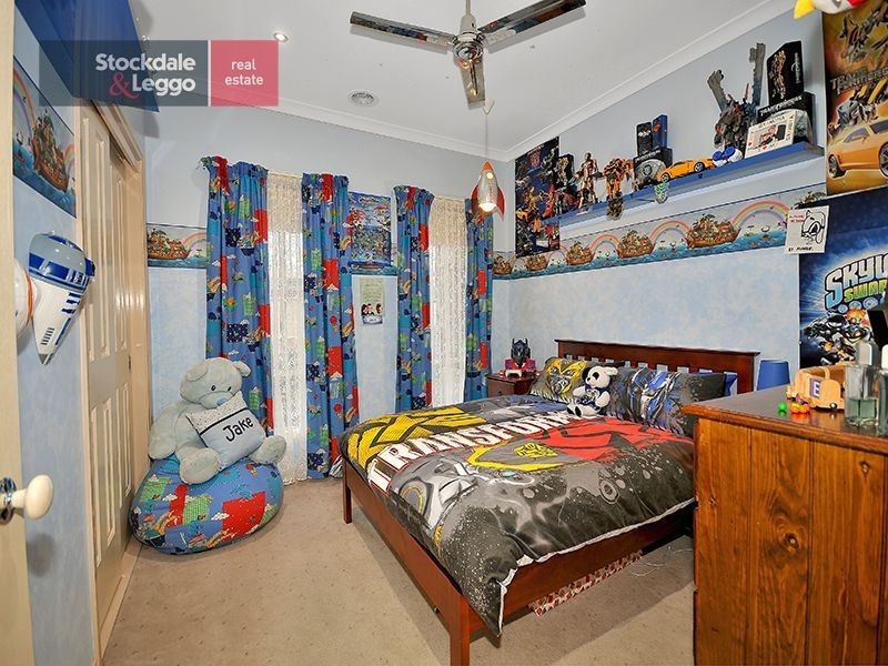 113 Rossiter Avenue, Roxburgh Park VIC 3064