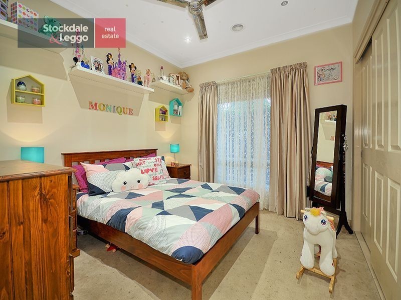 113 Rossiter Avenue, Roxburgh Park VIC 3064