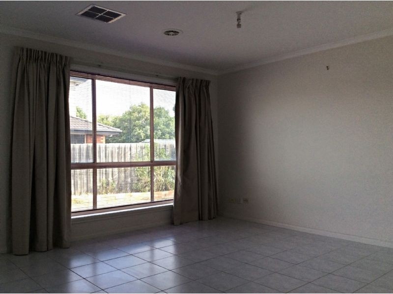 44 Bluebell Crescent, Gowanbrae VIC 3043