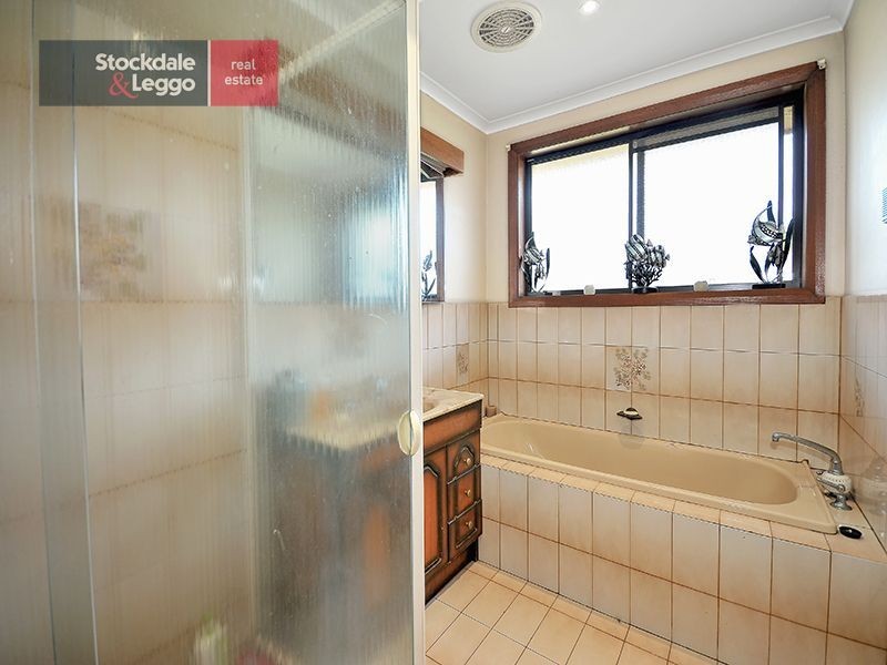 4 Bradford Avenue, Greenvale VIC 3059