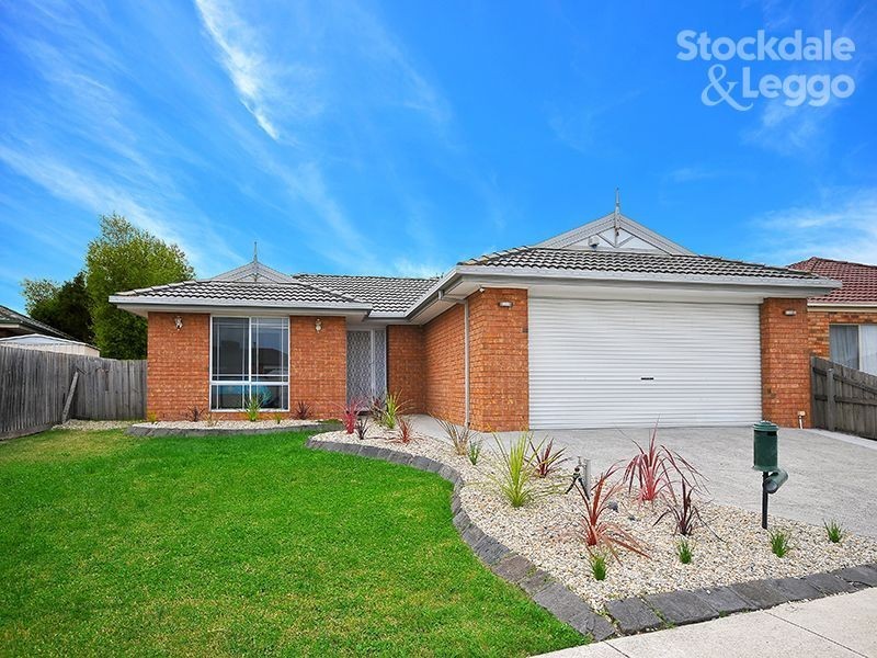 25 Lachlan Crescent, Roxburgh Park VIC 3064