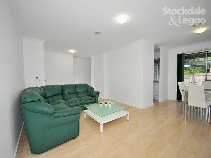 25 Lachlan Crescent, Roxburgh Park VIC 3064