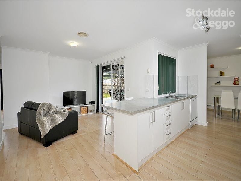 25 Lachlan Crescent, Roxburgh Park VIC 3064