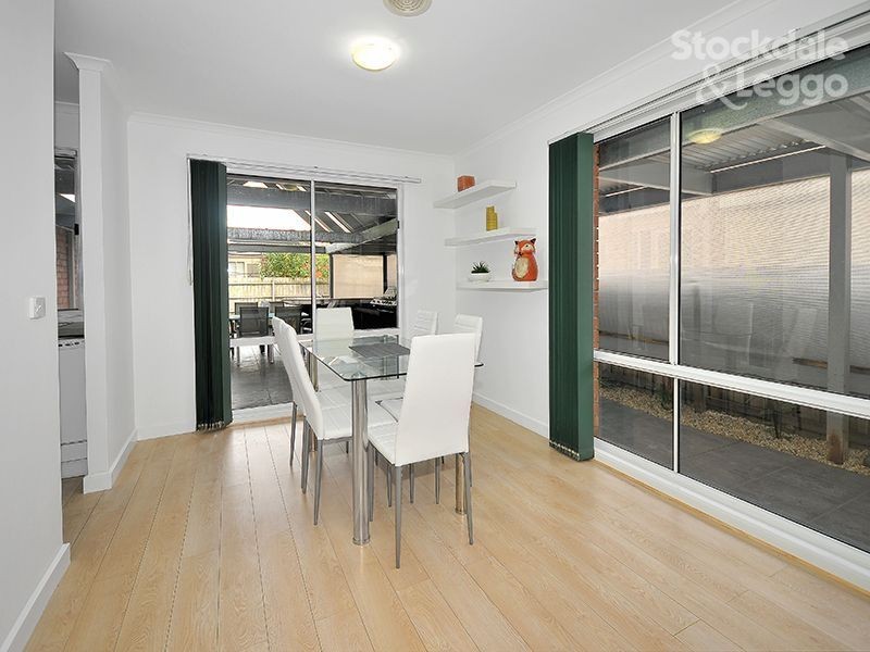 25 Lachlan Crescent, Roxburgh Park VIC 3064