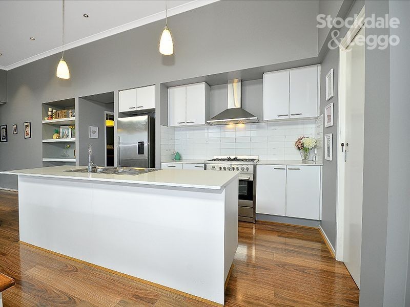 8 Saint Road, Craigieburn VIC 3064