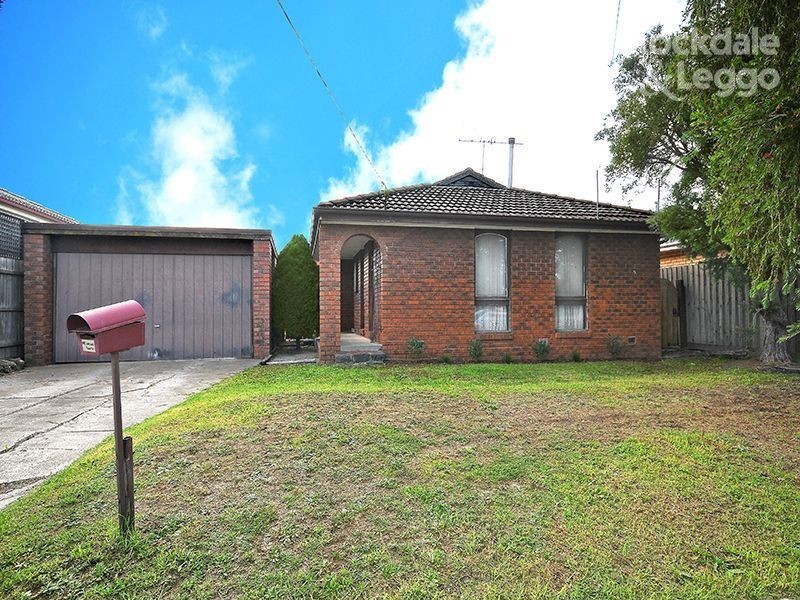 30 Windermere Crescent, Gladstone Park VIC 3043