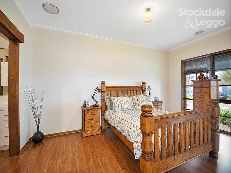 10 Crockett Avenue, Craigieburn VIC 3064