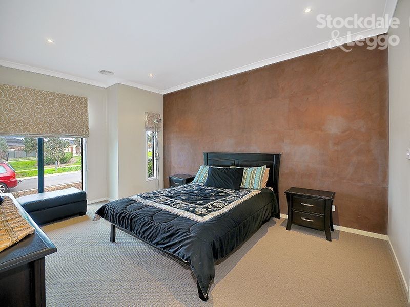 30 Thoresby Circuit, Craigieburn VIC 3064