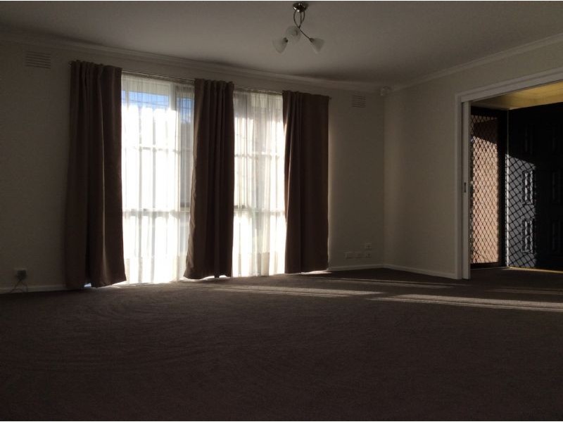 5 Crosby Close, Gladstone Park VIC 3043