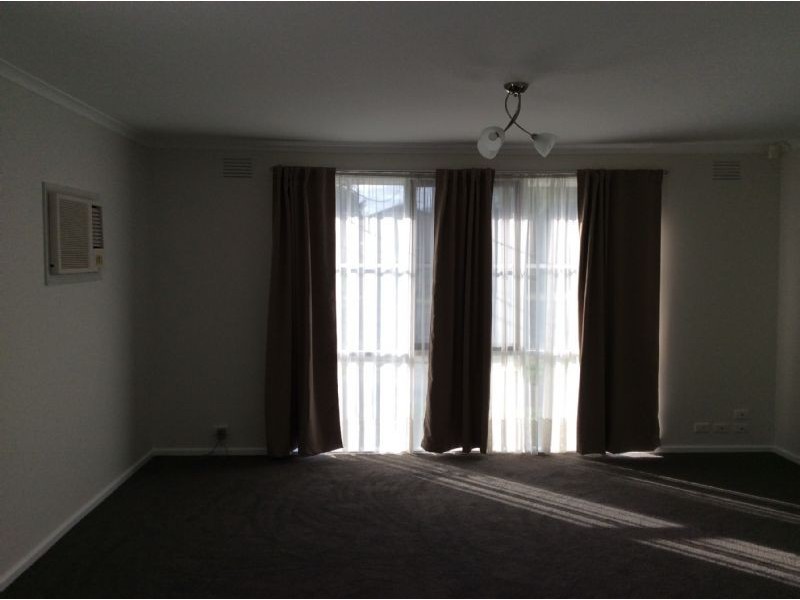 5 Crosby Close, Gladstone Park VIC 3043