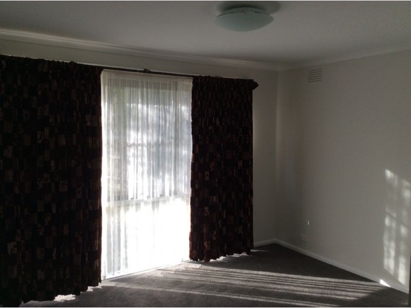 5 Crosby Close, Gladstone Park VIC 3043