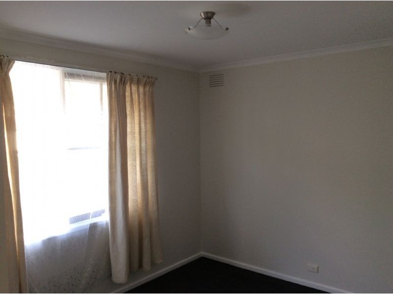 5 Crosby Close, Gladstone Park VIC 3043