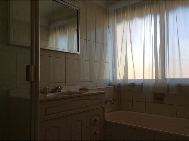 5 Crosby Close, Gladstone Park VIC 3043