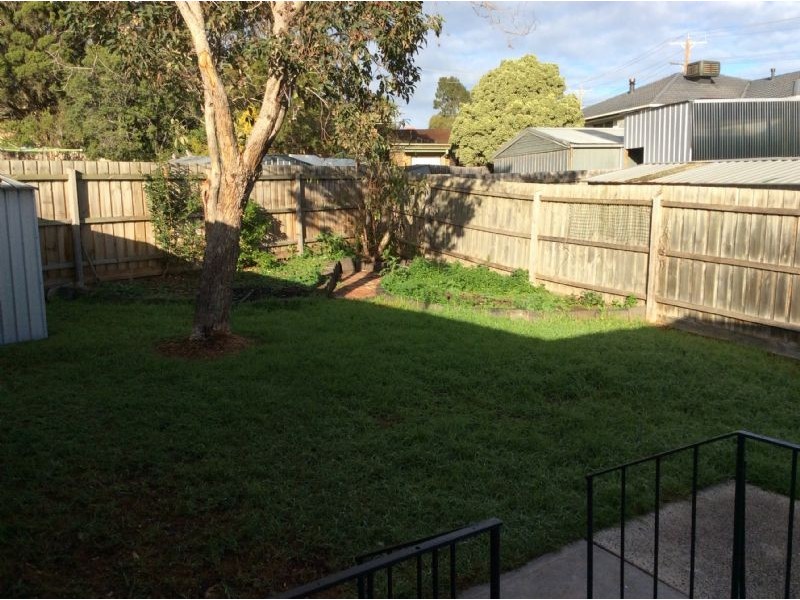 5 Crosby Close, Gladstone Park VIC 3043