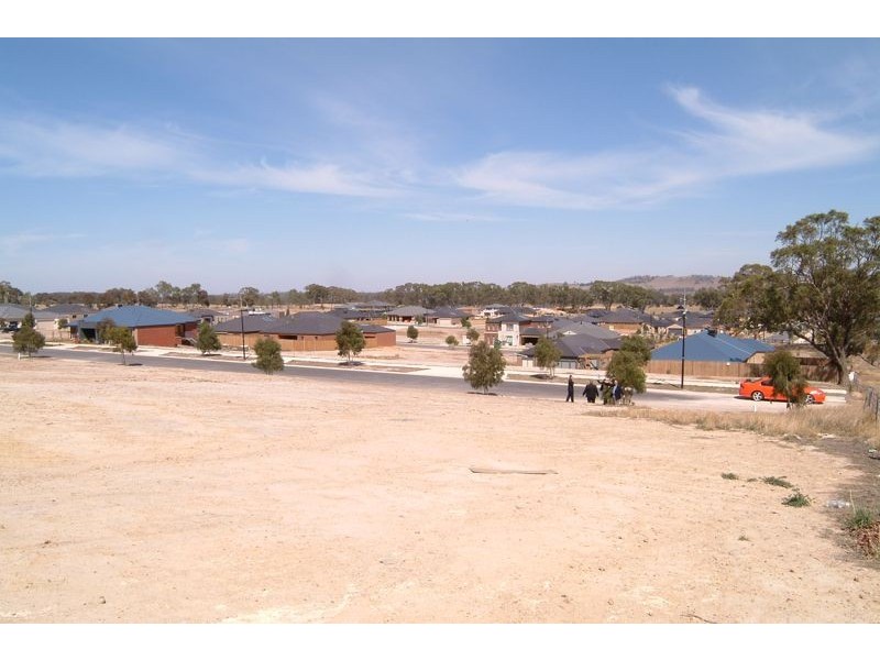 24 Baker Place, Doreen VIC 3754