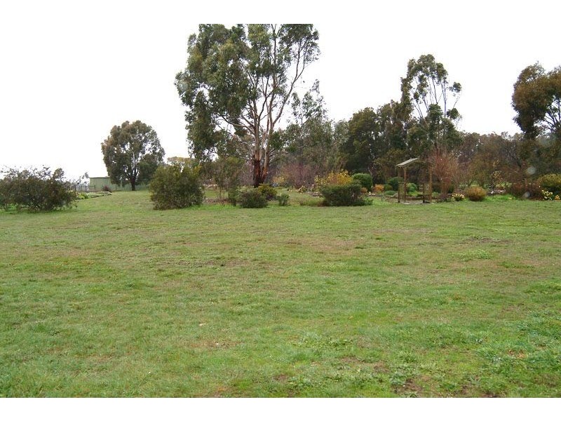 22 – 24 Burgess Road, Kilmore VIC 3764