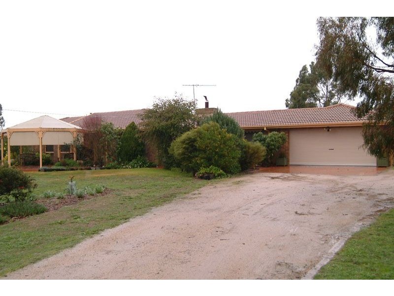 22 – 24 Burgess Road, Kilmore VIC 3764