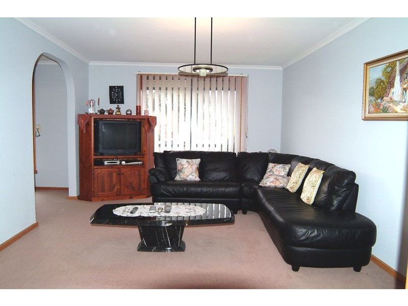 61 Grenda Drive, Mill Park VIC 3082