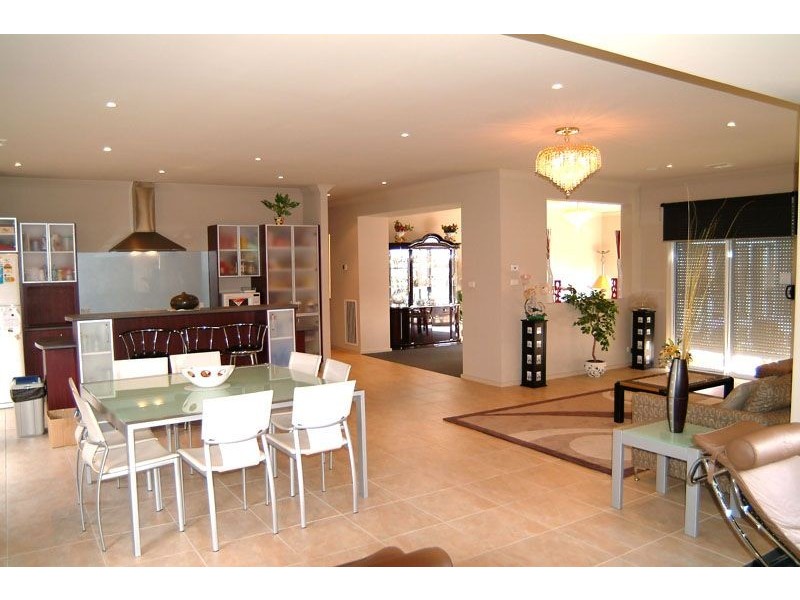 90 Darius Terrace, South Morang VIC 3752