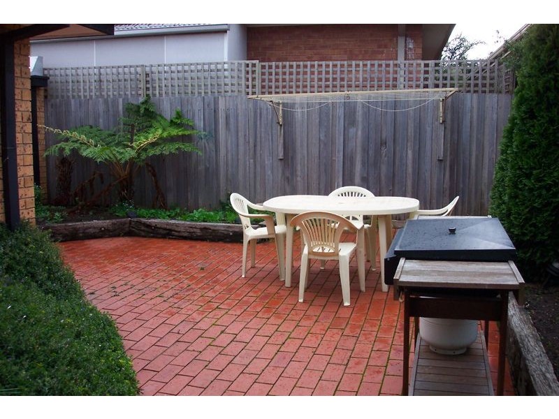 1/28 Hawkes Drive, Mill Park VIC 3082