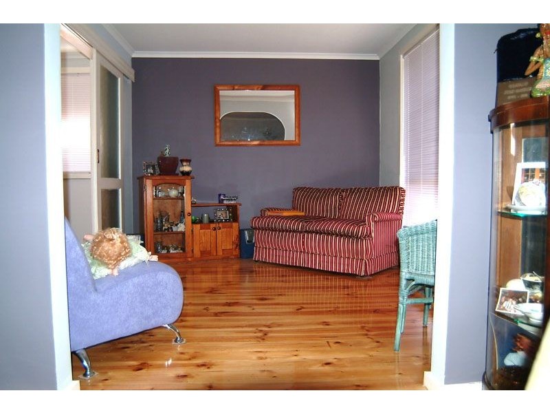 3 Prince Of Wales Avenue, Mill Park VIC 3082