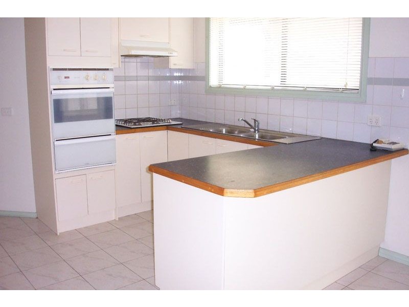 5A Carroll Crescent, Mill Park VIC 3082