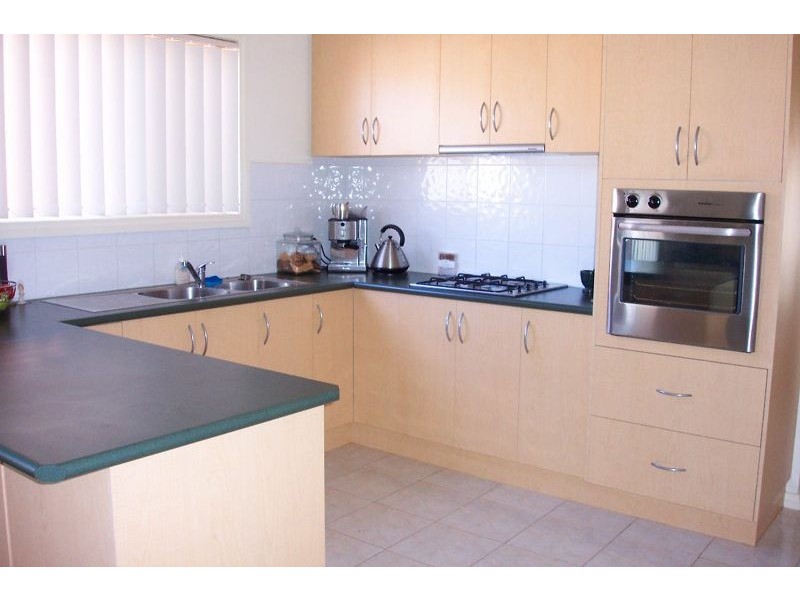 4 Fuschia Grove, South Morang VIC 3752