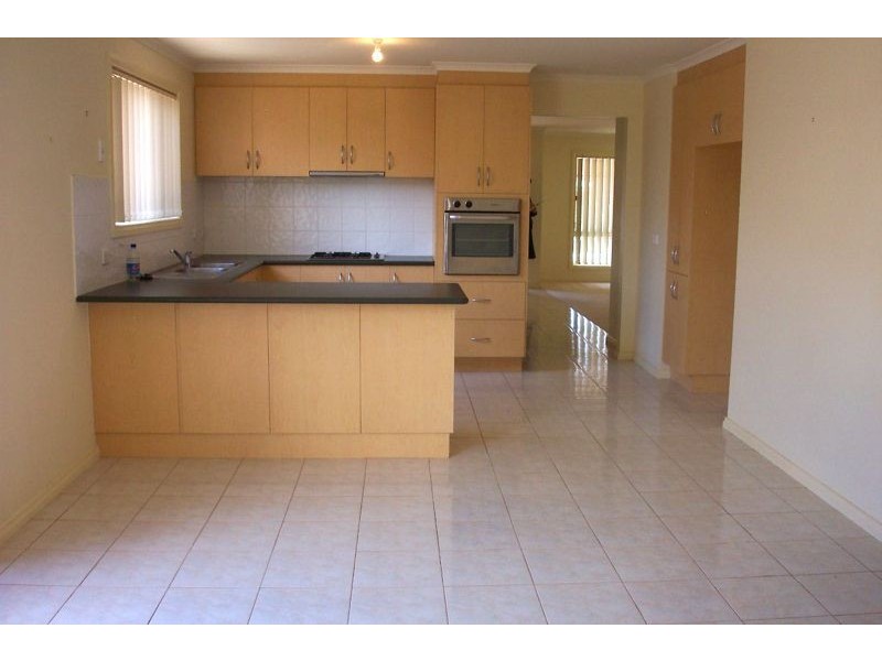 4 Fuschia Grove, South Morang VIC 3752