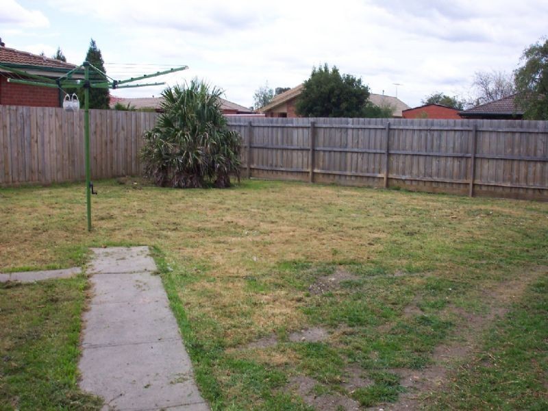 9 Ribbon Court, Mill Park VIC 3082