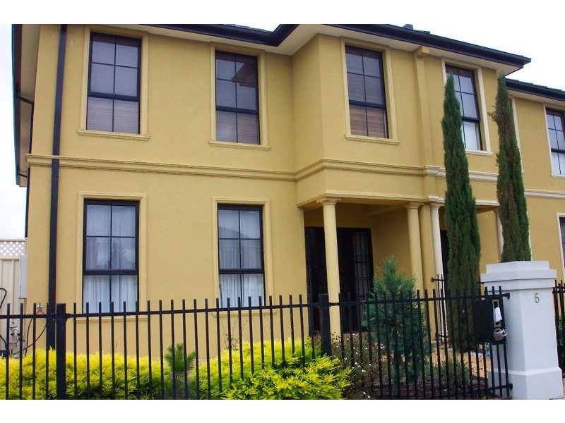 5 Trinity Way, South Morang VIC 3752